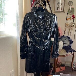 ❌SOLD❌ Y2K Black Faux Patent Leather Trenchcoat Size S